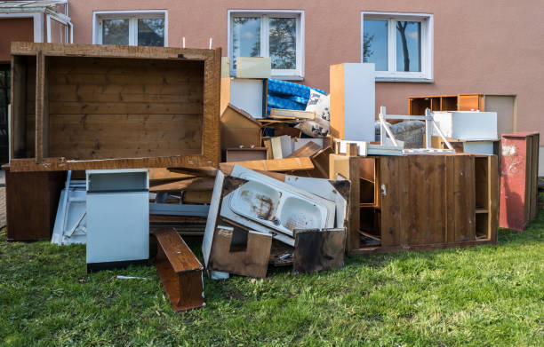 Best Yard Waste Removal  in North Tonawanda, NY